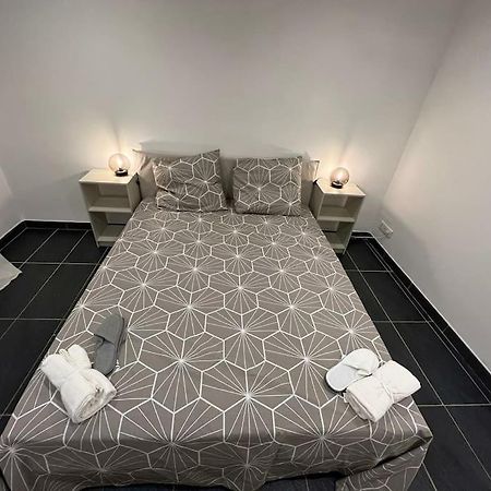 Grand Appartement Climatise Et Fonctionnel Marseilles Exterior foto