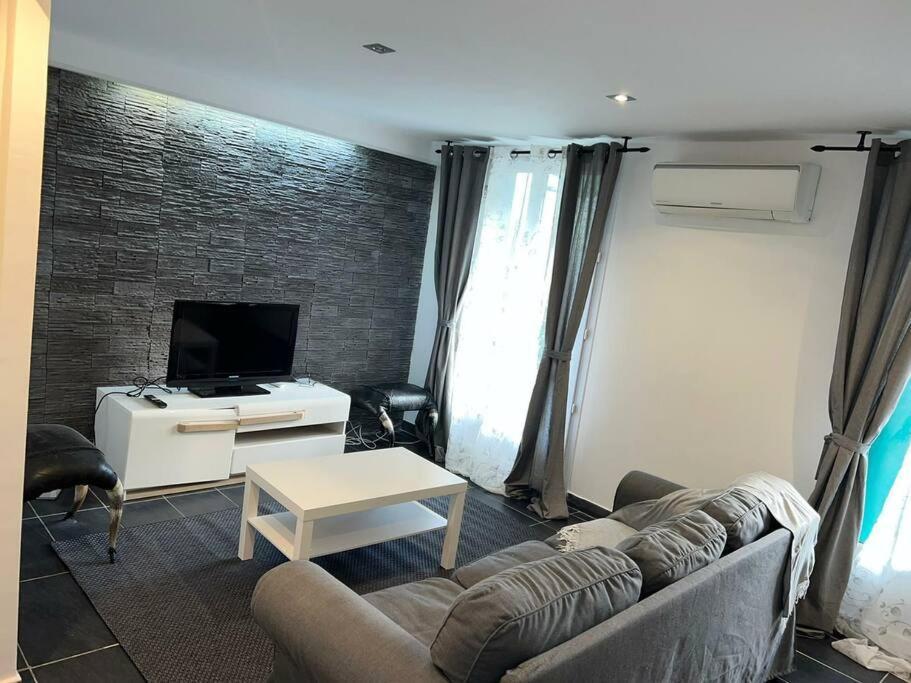Grand Appartement Climatise Et Fonctionnel Marseilles Exterior foto
