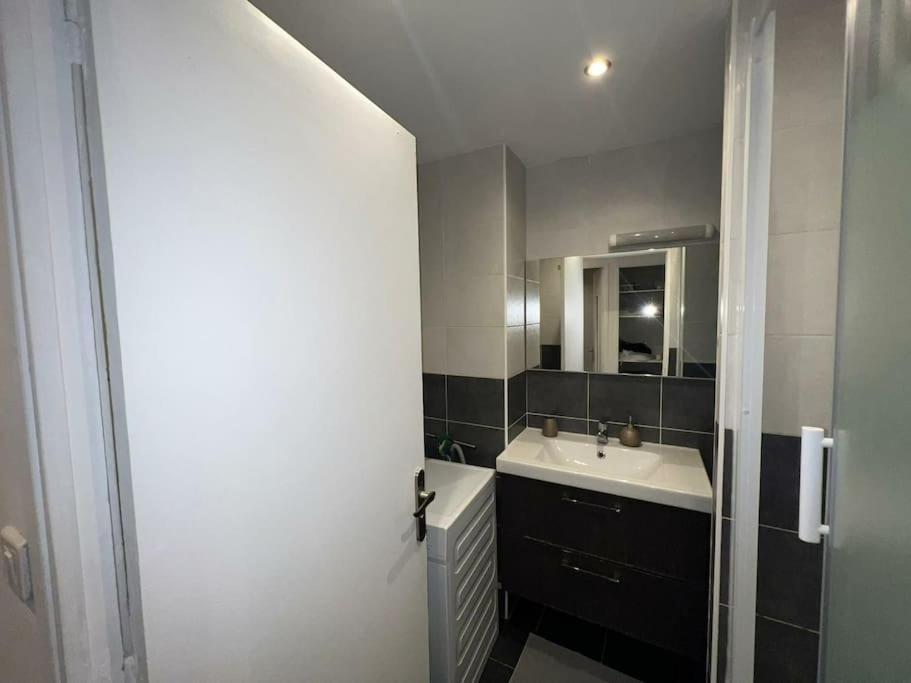 Grand Appartement Climatise Et Fonctionnel Marseilles Exterior foto