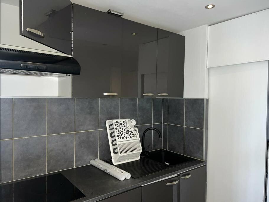 Grand Appartement Climatise Et Fonctionnel Marseilles Exterior foto